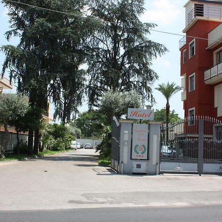 Hotel Il Giardino Degli Aranci Нола Екстериор снимка