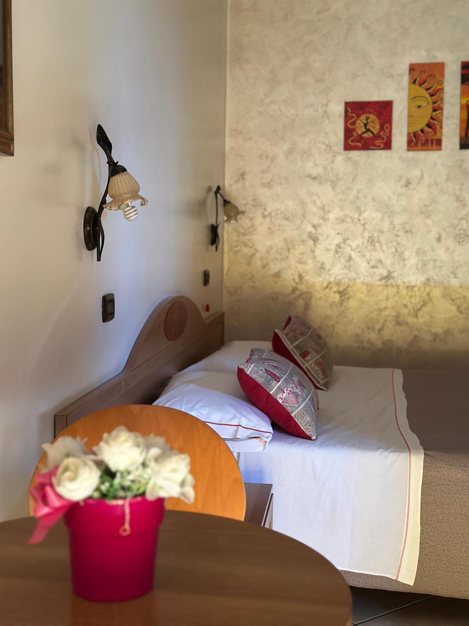 Hotel Il Giardino Degli Aranci Нола Екстериор снимка