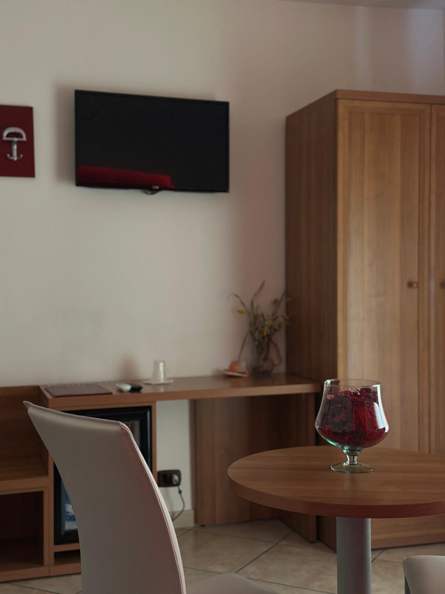 Hotel Il Giardino Degli Aranci Нола Екстериор снимка