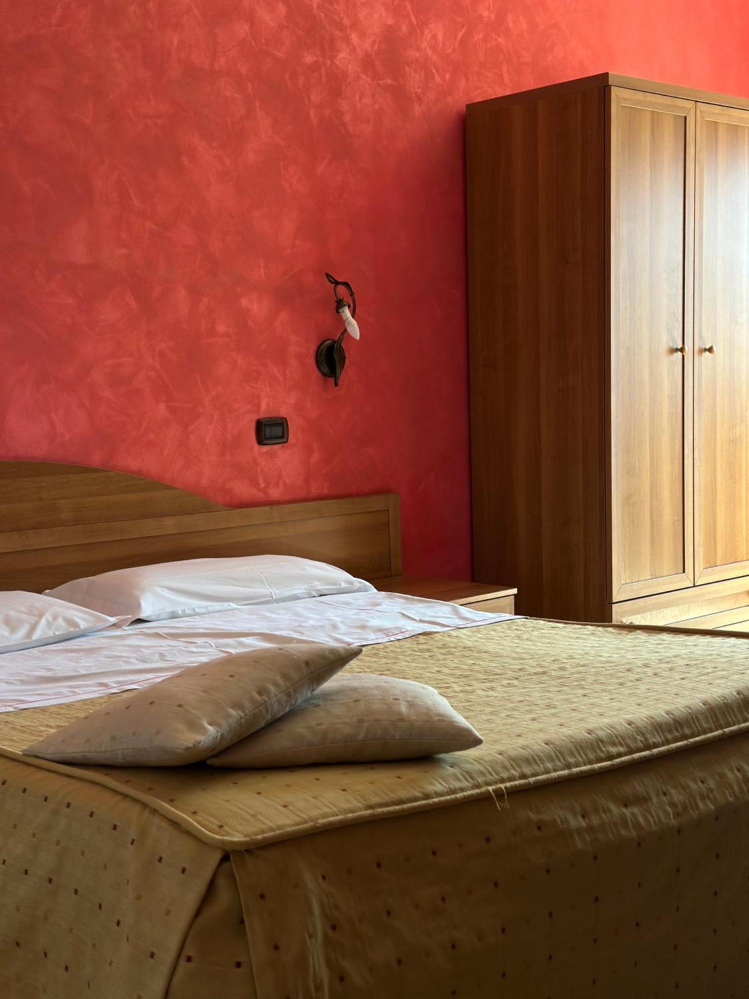 Hotel Il Giardino Degli Aranci Нола Екстериор снимка