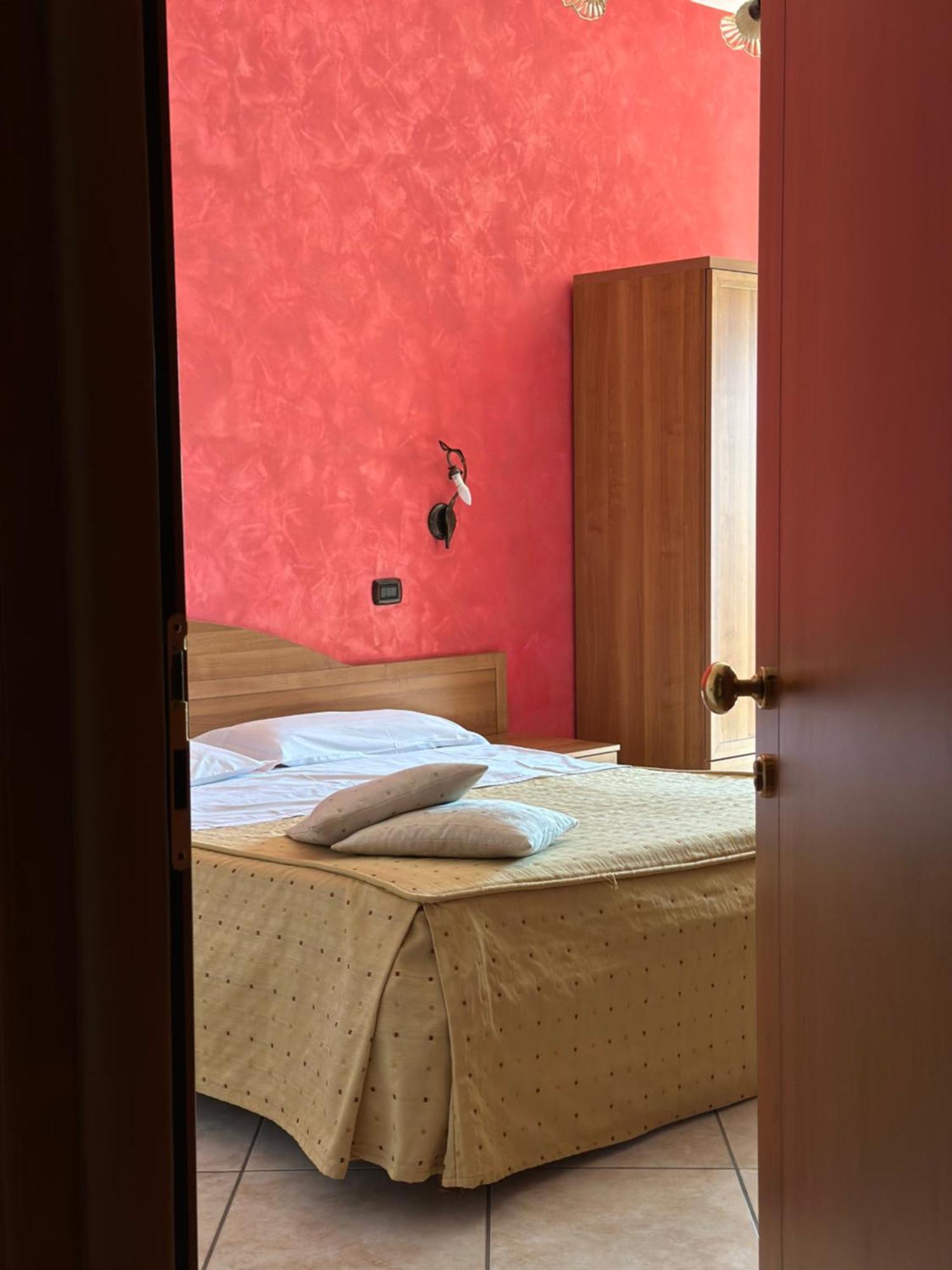 Hotel Il Giardino Degli Aranci Нола Екстериор снимка