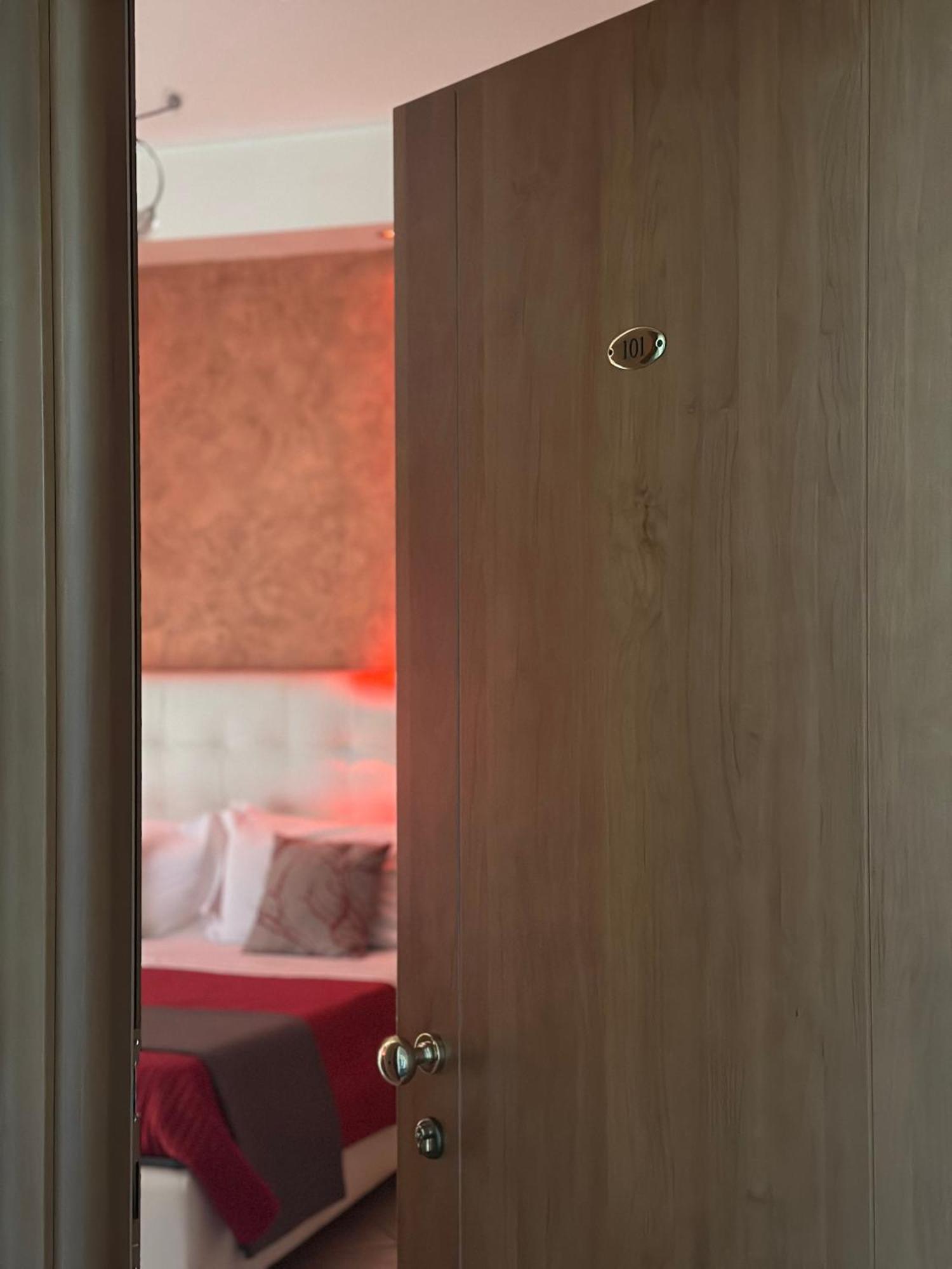 Hotel Il Giardino Degli Aranci Нола Екстериор снимка