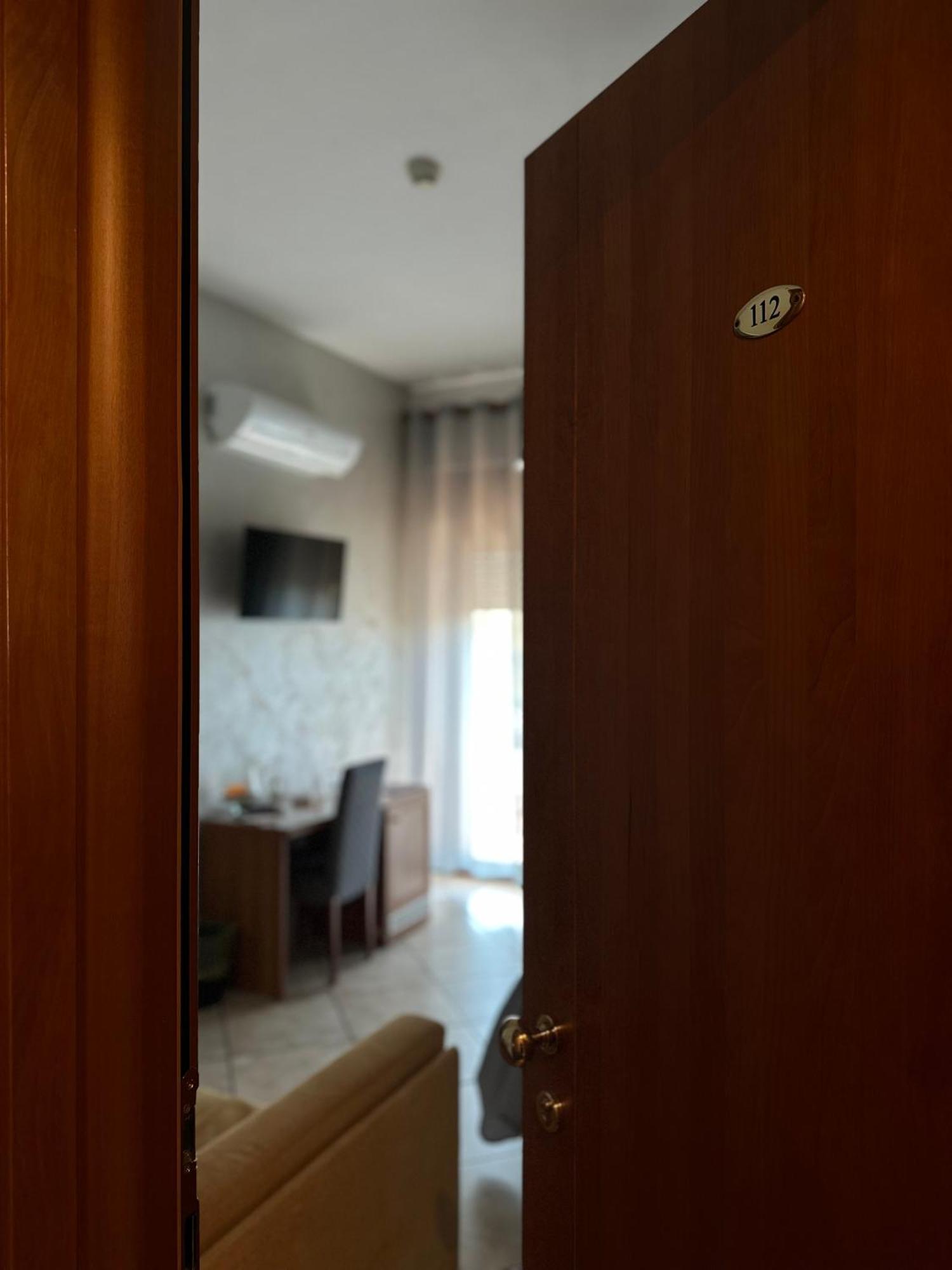 Hotel Il Giardino Degli Aranci Нола Екстериор снимка