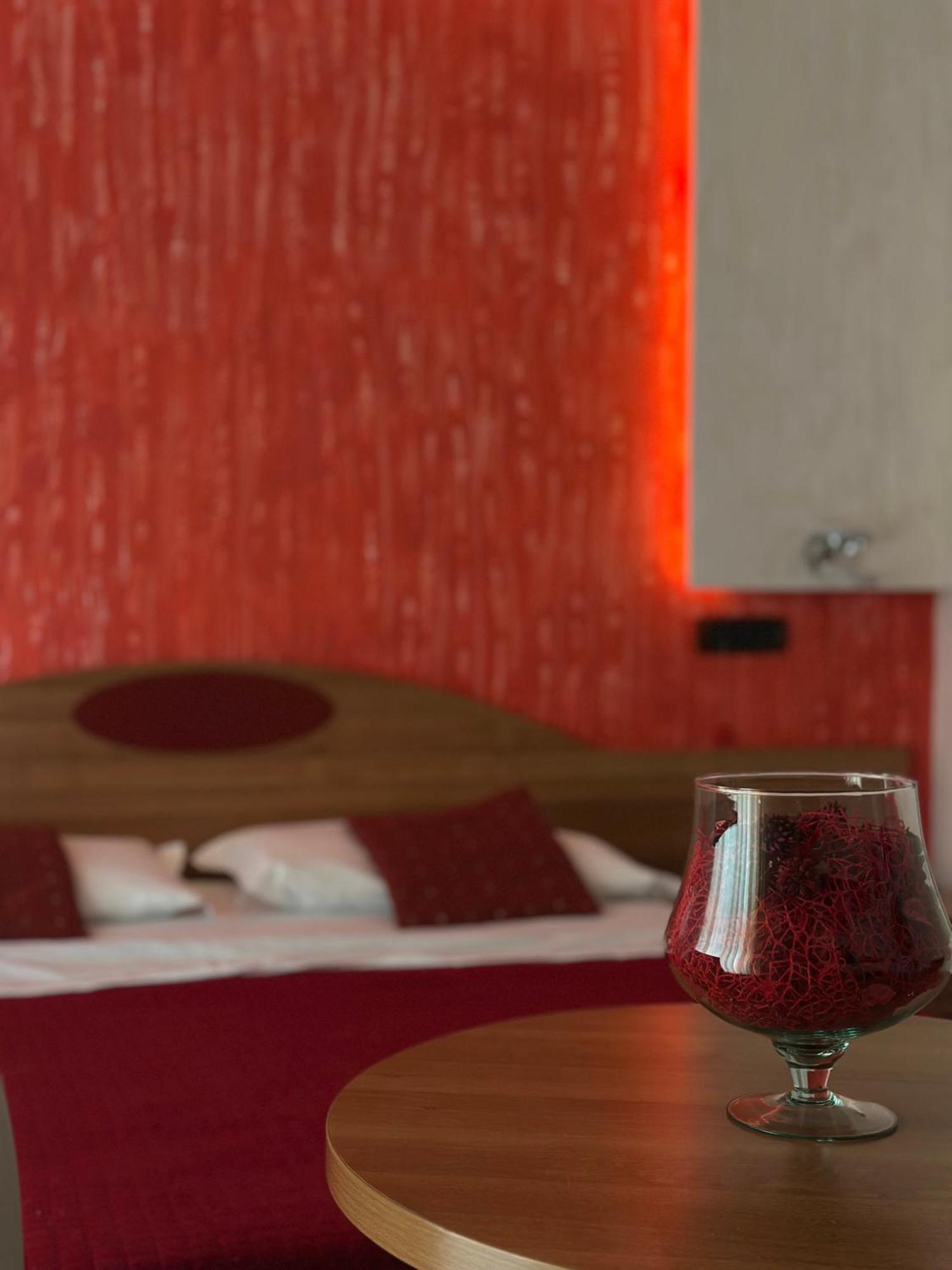 Hotel Il Giardino Degli Aranci Нола Екстериор снимка