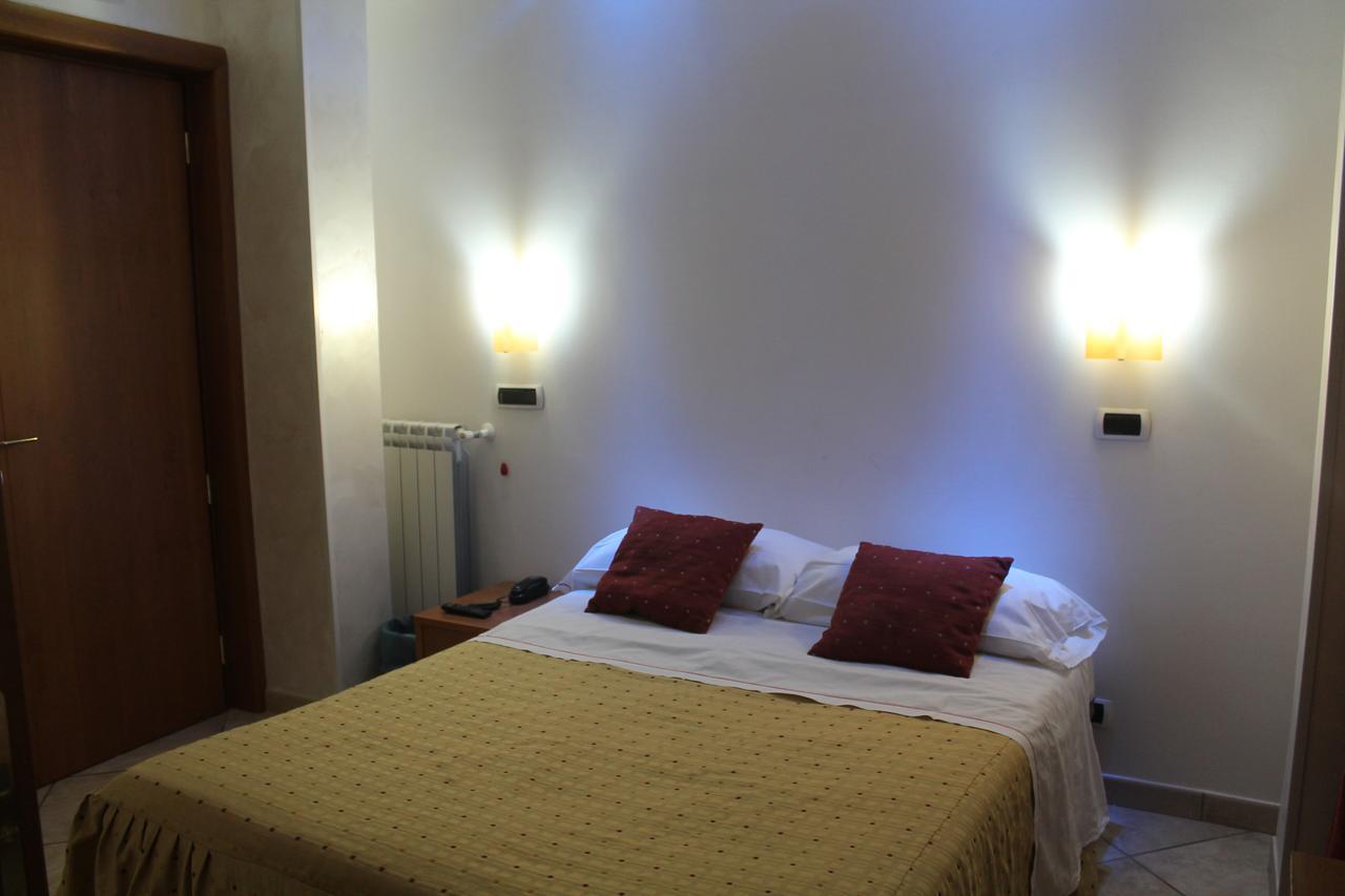 Hotel Il Giardino Degli Aranci Нола Екстериор снимка