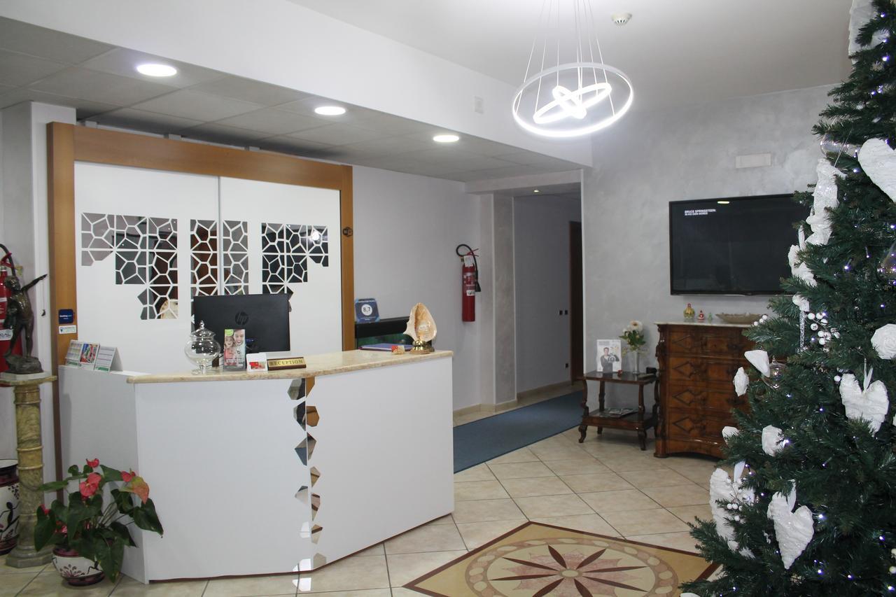 Hotel Il Giardino Degli Aranci Нола Екстериор снимка