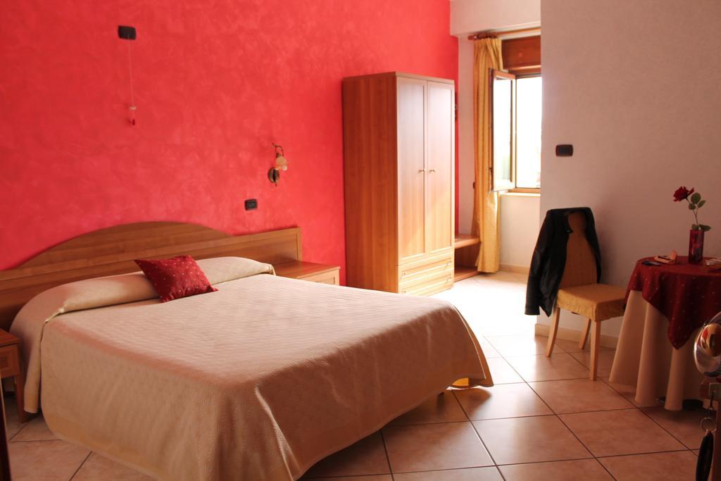Hotel Il Giardino Degli Aranci Нола Екстериор снимка