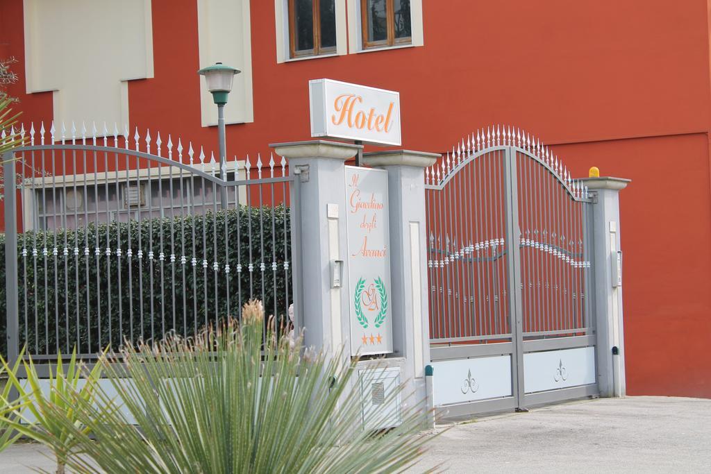 Hotel Il Giardino Degli Aranci Нола Екстериор снимка