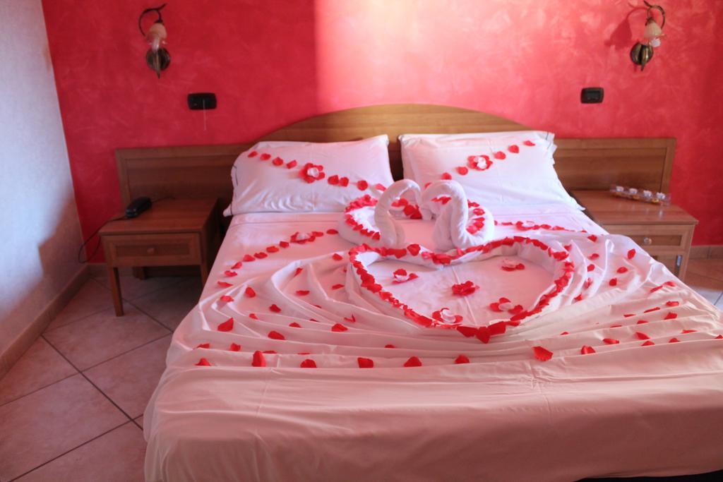 Hotel Il Giardino Degli Aranci Нола Екстериор снимка